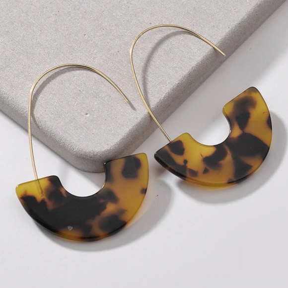 Atelier Sona Jewelry - Wire Hoop Drop Earrings - Tortoise